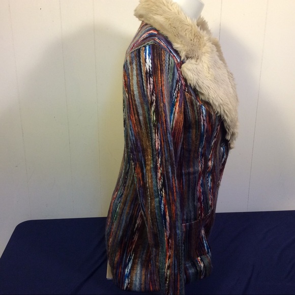 Women’s MinkPink jacket with faux fur collar. Womens size small - Picture 6 of 12